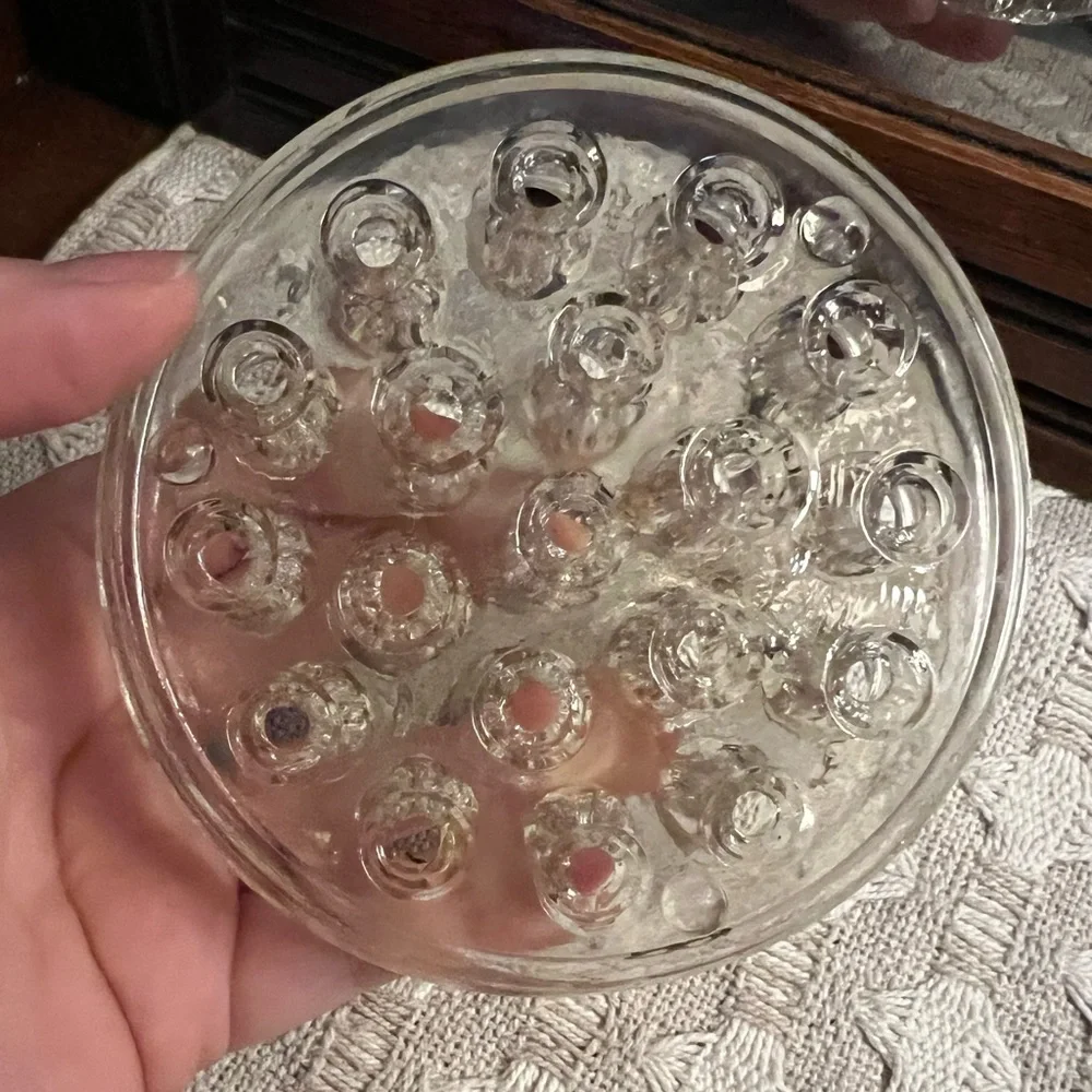 NO‎ BRAND Classic Vintage MCM Mid Century Modern 20 Hole Clear Glass Flower Frog